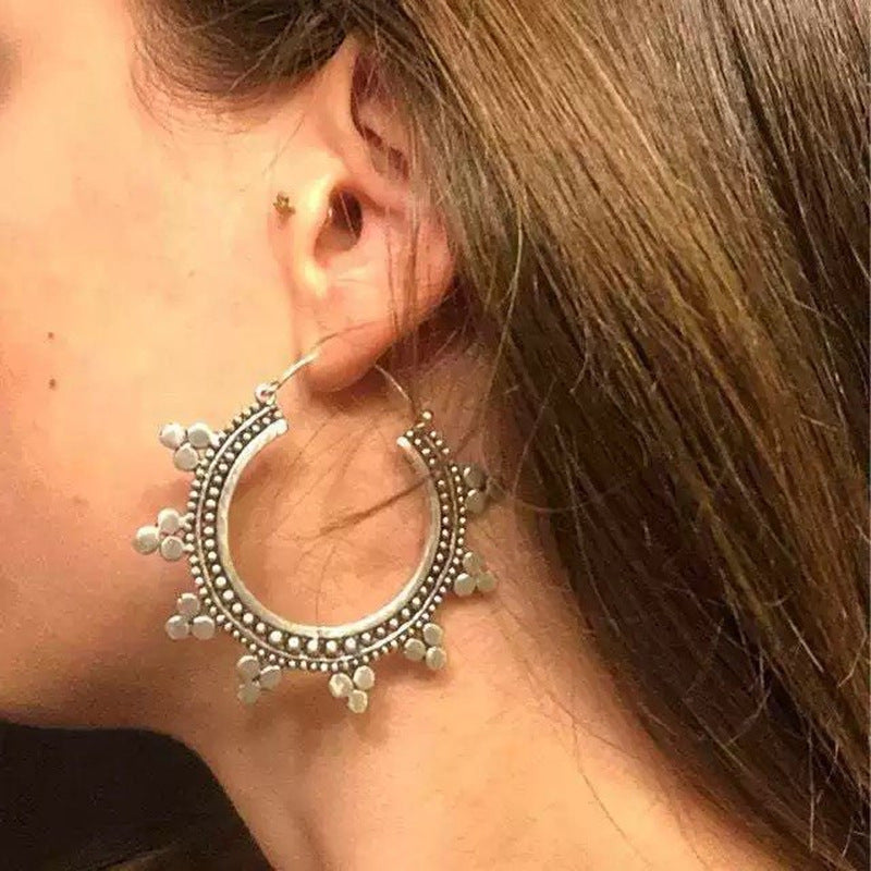 Simple Geometric Gypsy Curved Metal Ear Ring