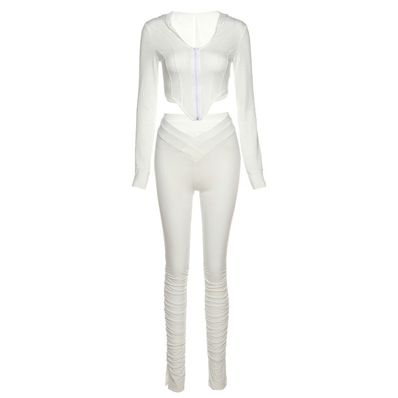 Hooded pleated sports suit