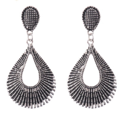Vintage earrings European and American fashion simple metal retro earrings earrings