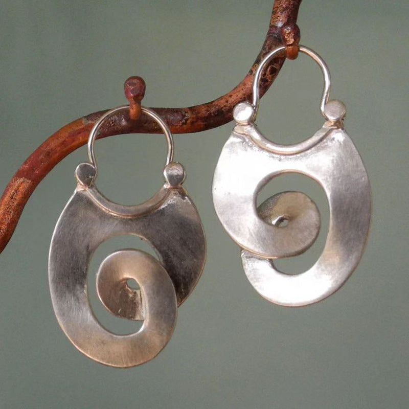 Simple Geometric Gypsy Curved Metal Ear Ring